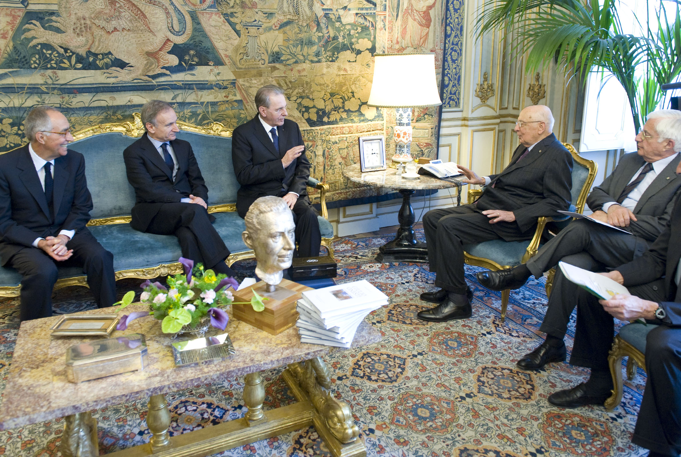 CONI: Lo sport italiano consegna il Premio Onesti al Presidente del CIO Jacques Rogge, ricevuto anche al Quirinale da Napolitano